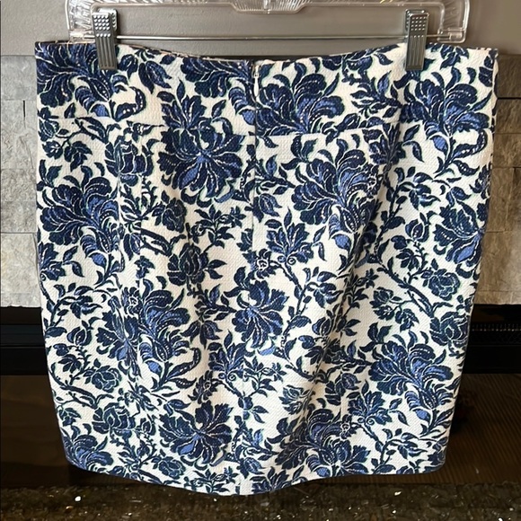 Ann Taylor Blue and White Cotton Blend Skirt size 10 - Picture 6 of 9